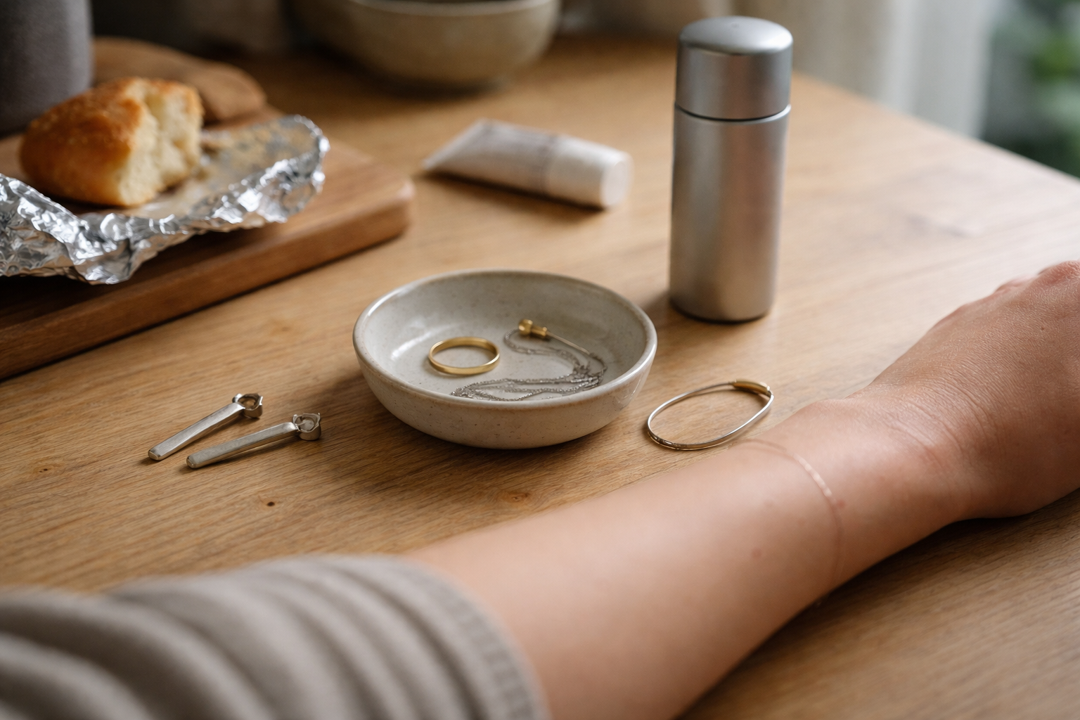 Aluminiumallergi i hverdagen: hvor kan det gemme sig, og hvad betyder det for smykker?